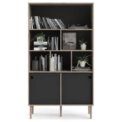 Rome Étagère, 2 Portes Coulissantes Et 6 Compartiments, Imitation Chêne Hickory, Noir Mat. -Pas Cher Mobiliora Magasin bibliotheque 22083131