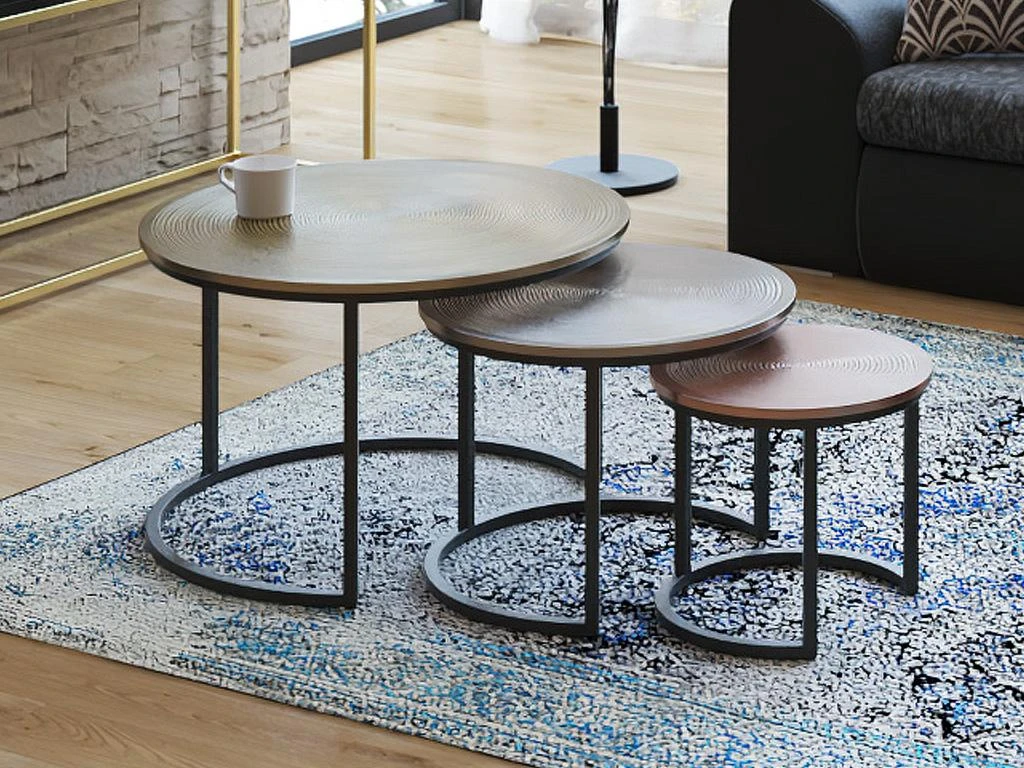 Tables Basses Gigognes CANDEUR - Motifs Sculptés - Acier - Coloris : Doré, Argent, Cuivre 4 Tables Basses Gigognes CANDEUR - Motifs Sculptés - Acier - Coloris : Doré, Argent, Cuivre – Image 2